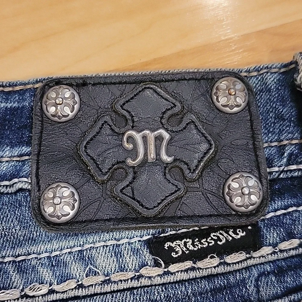 Miss Me Easy Capri Embellished Jeans Size 25